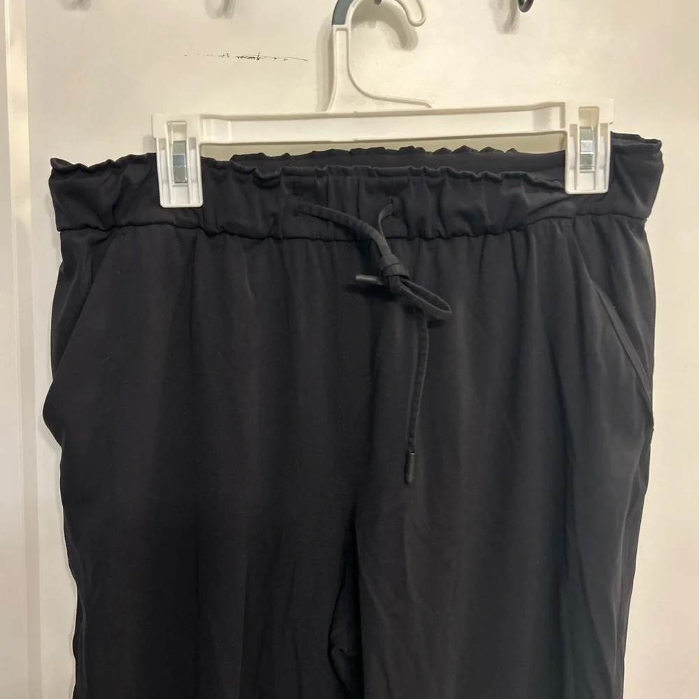 Lululemon On the Fly Pants in Black